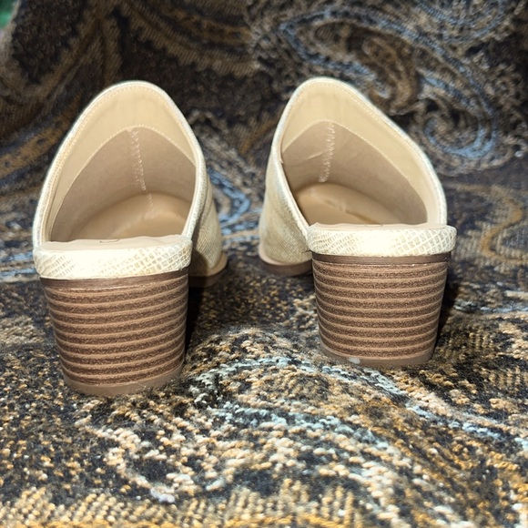 CL by Laundry - Coop Lizard Embossed Block
Heel Mule - Picture 5 of 8